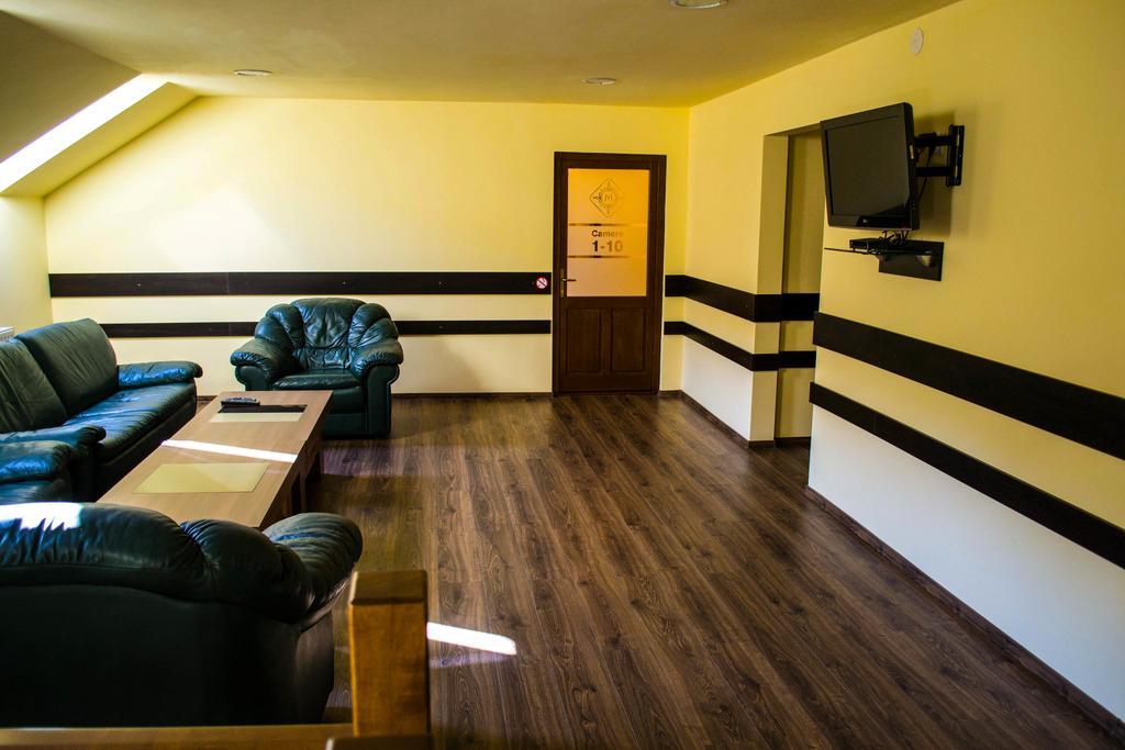 Pensiunea Malvimend Tulghes Ngoại thất bức ảnh