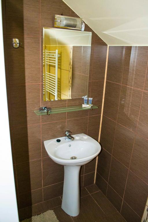 Pensiunea Malvimend Tulghes Ngoại thất bức ảnh